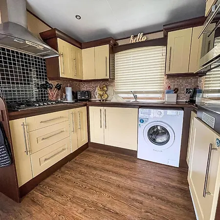 Beautiful Caravan At Manor Park In Hunstanton Beach, Norfolk Ref 23026H Exterior photo